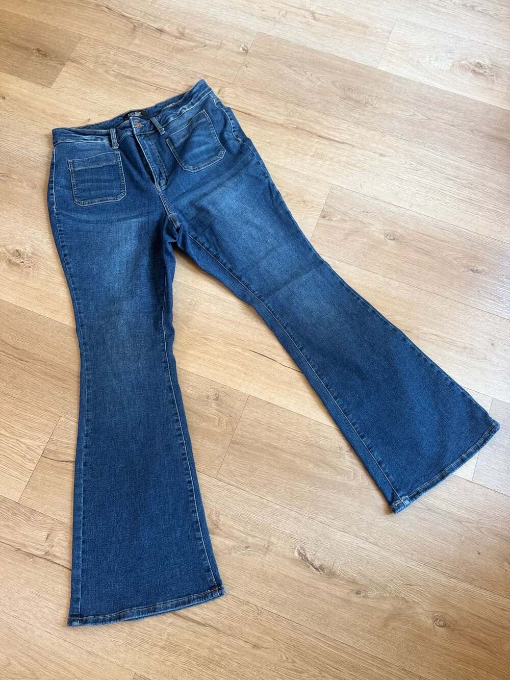 Judy Blue Flare Fit Size 14W Dark Wash Patch Pocket Jeans